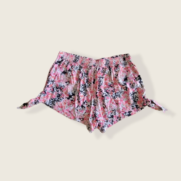 Pink Floral Shorts - Picture 2 of 4